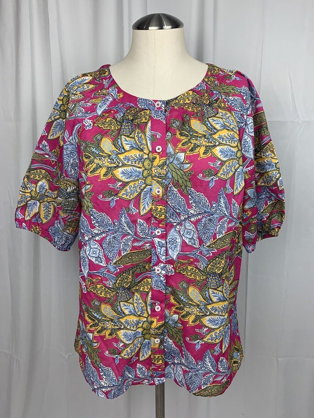 Talbots Women’s Short Sleeve Button Front Top Lively Floral Pink S NWT